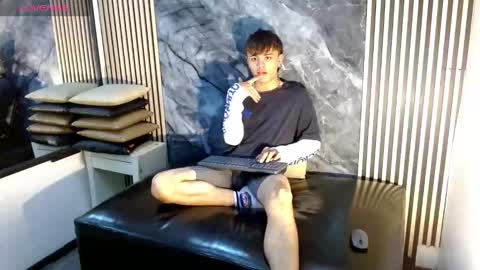 Snapshot of jerom_xx chatting on September 25, 8:52 pm Jerom xx online show from September 25, 8:52 pm
