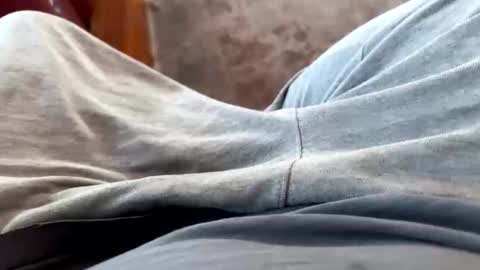 Jeremys room chill and puff one enjoy online show from January 21, 2:33 pm