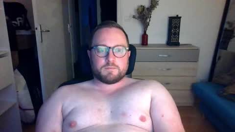 jeuneloup92 online show from October 30, 5:14 pm