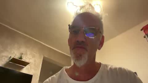 Snapshot of jewlronny chatting on October 4, 6:35 pm jewlronny online show from October 4, 6:35 pm