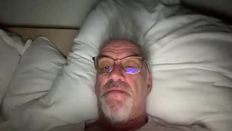 Snapshot of jewlronny chatting on December 10, 6:44 am jewlronny online show from December 10, 6:44 am