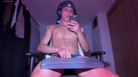 Snapshot of jeyden_camilo chatting on October 18, 4:17 am Jeyden Camilo online show from October 18, 4:17 am
