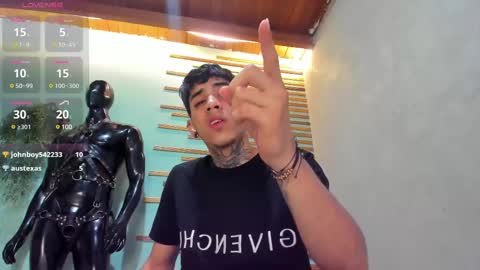 Snapshot of jharol_cardona chatting on February 19, 1:40 am Jharol online show from February 19, 1:40 am