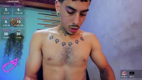 Snapshot of jharol_cardona chatting on October 9, 1:43 am Jharol online show from October 9, 1:43 am