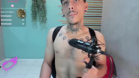 Snapshot of jharol_cardona chatting on October 12, 2:05 am Jharol online show from October 12, 2:05 am