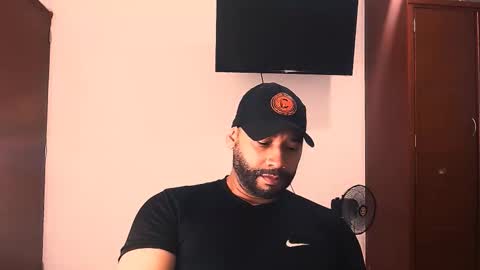 En moreno online show from December 18, 12:06 am