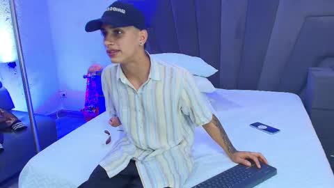 jhoanleandro online show from February 13, 3:50 am