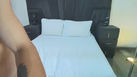 jhoanleandro online show from March 7, 4:34 am