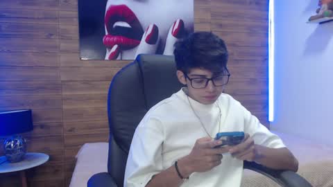 Snapshot of jhoellx chatting on February 8, 12:50 pm Jhoel online show from February 8, 12:50 pm