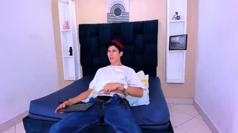 Jhon online show from February 16, 10:54 pm