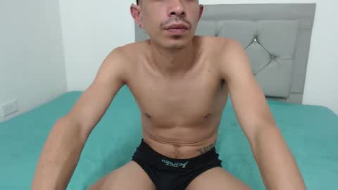 jhonny_k online show from May 27, 12:18 am