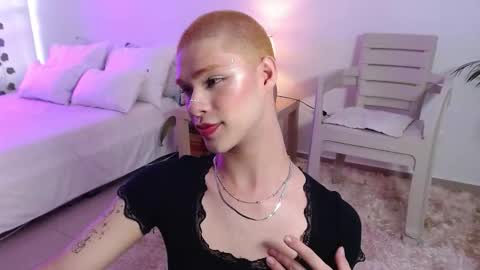Snapshot of jhuan_cute chatting on September 19, 10:20 pm Jhuan Nhez online show from September 19, 10:20 pm