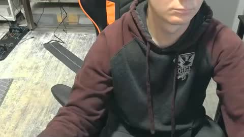 Snapshot of jjhynes402 chatting on October 24, 7:04 pm Jake online show from October 24, 7:04 pm