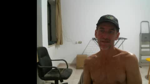 Snapshot of jlmbud chatting on March 11, 11:04 pm jlmbud online show from March 11, 11:04 pm