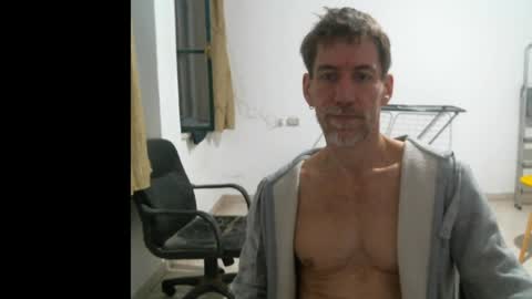 Snapshot of jlmbud chatting on December 13, 8:37 pm jlmbud online show from December 13, 8:37 pm