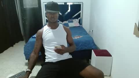 joao_leao online show from September 9, 7:35 pm