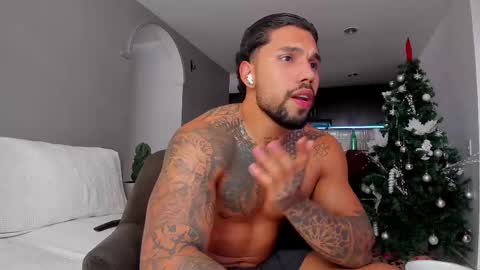 joe_esthetic online show from December 4, 9:44 pm