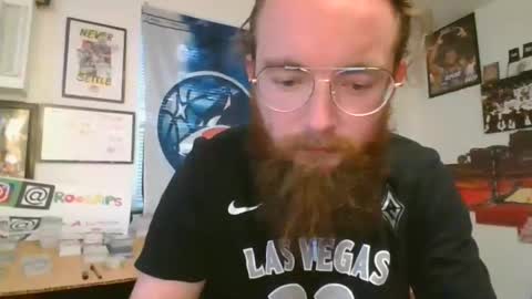 Snapshot of joey2snowy759685 chatting on October 18, 10:04 pm joey2snowy759685 online show from October 18, 10:04 pm