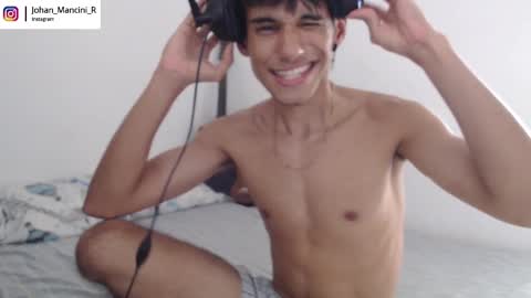 Snapshot of johan_mancini_r chatting on January 16, 7:52 pm johan_mancini_r online show from January 16, 7:52 pm