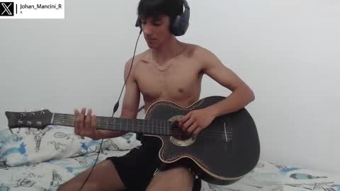 Snapshot of johan_mancini_r chatting on January 10, 8:15 pm johan_mancini_r online show from January 10, 8:15 pm