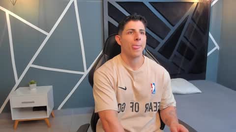 Johan Williams online show from December 28, 6:17 am