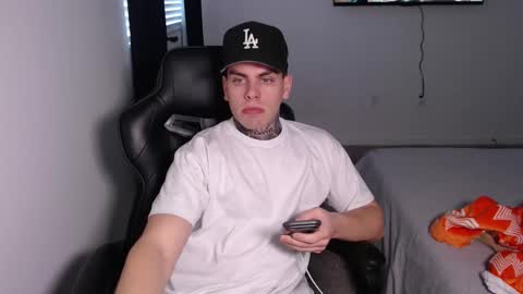 JAXX online show from January 11, 9:51 pm