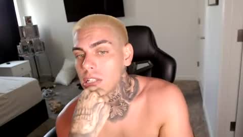JAXX online show from July 24, 6:48 pm