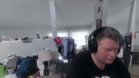 johnfernandez784 online show from June 19, 1:38 pm