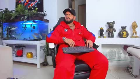 JOHNNY online show from January 8, 1:33 am