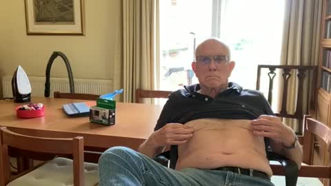 johnsenior41 online show from September 22, 1:32 pm