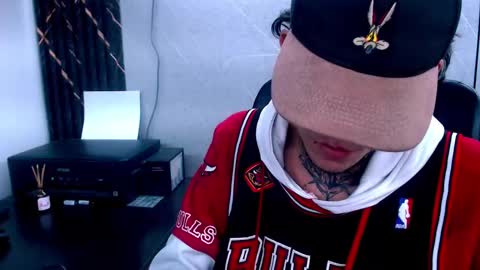 johnsonisaac94  online show from February 16, 4:42 am