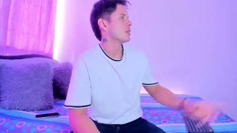 johnycooper08 online show from June 27, 12:44 pm