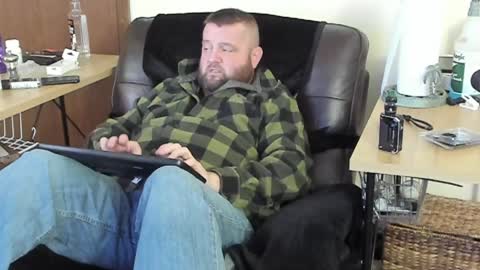 Snapshot of joi4you chatting on December 8, 5:07 am Voyeur online show from December 8, 5:07 am