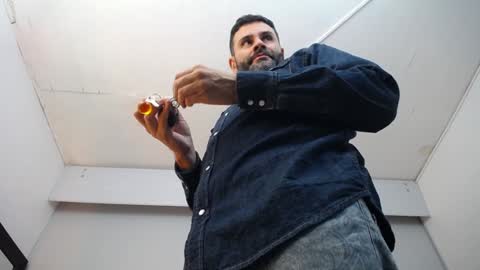  JONAS BEARD  online show from January 25, 12:16 pm