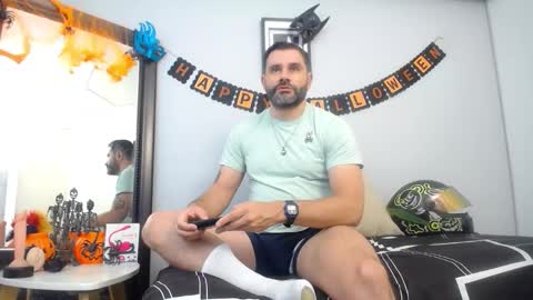  JONAS BEARD  online show from October 22, 6:10 pm