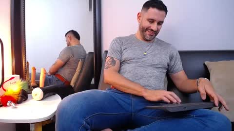  JONAS BEARD  online show from March 10, 9:51 pm