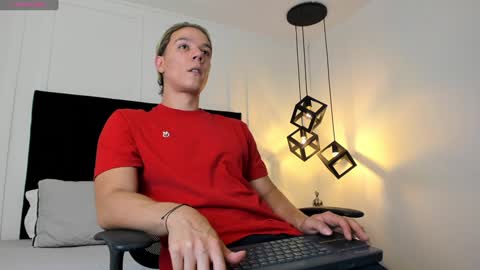 Jonathan Danielss  online show from January 20, 11:45 am