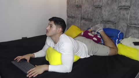 jonathancast08 online show from June 25, 4:55 pm