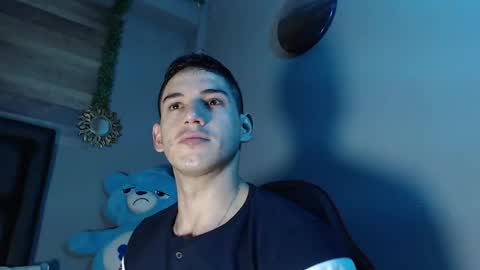 jonathancast08 online show from February 2, 10:35 am