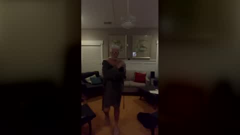 jonathanmandm online show from May 14, 7:06 am