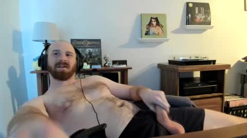 Snapshot of jonnlulz chatting on February 17, 12:32 am Jon online show from February 17, 12:32 am