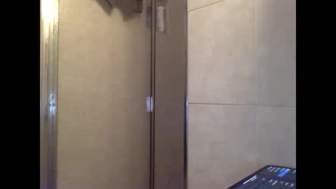 jonnynyc777 online show from January 9, 2:40 pm