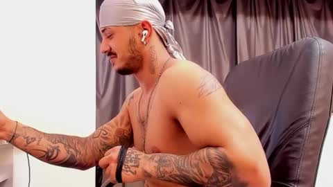 jonnyporn1 online show from December 28, 7:33 am