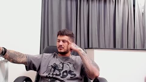 jonnyporn1 online show from January 23, 9:39 pm