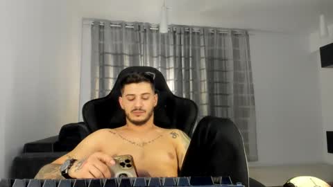 jonnyporn1 online show from January 31, 7:11 pm