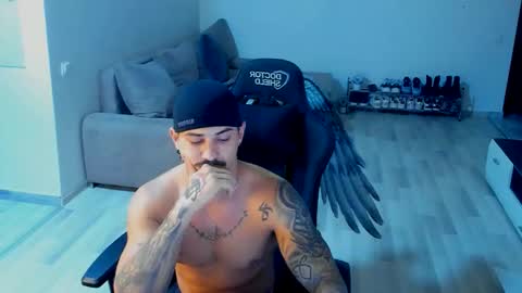 jonnyporn1 online show from October 5, 9:52 pm