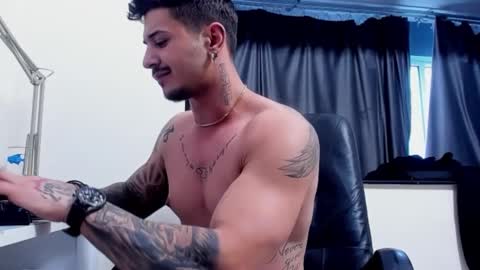 jonnyporn1 online show from January 12, 7:32 am