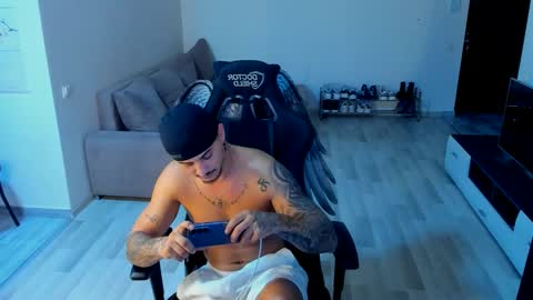 jonnyporn1 online show from October 10, 5:01 am