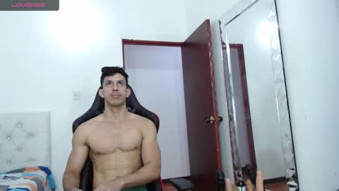 Snapshot of jose_rumbero91 chatting on December 11, 12:05 pm jose_rumbero91 online show from December 11, 12:05 pm