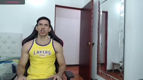 Snapshot of jose_rumbero91 chatting on February 20, 12:15 pm jose_rumbero91 online show from February 20, 12:15 pm